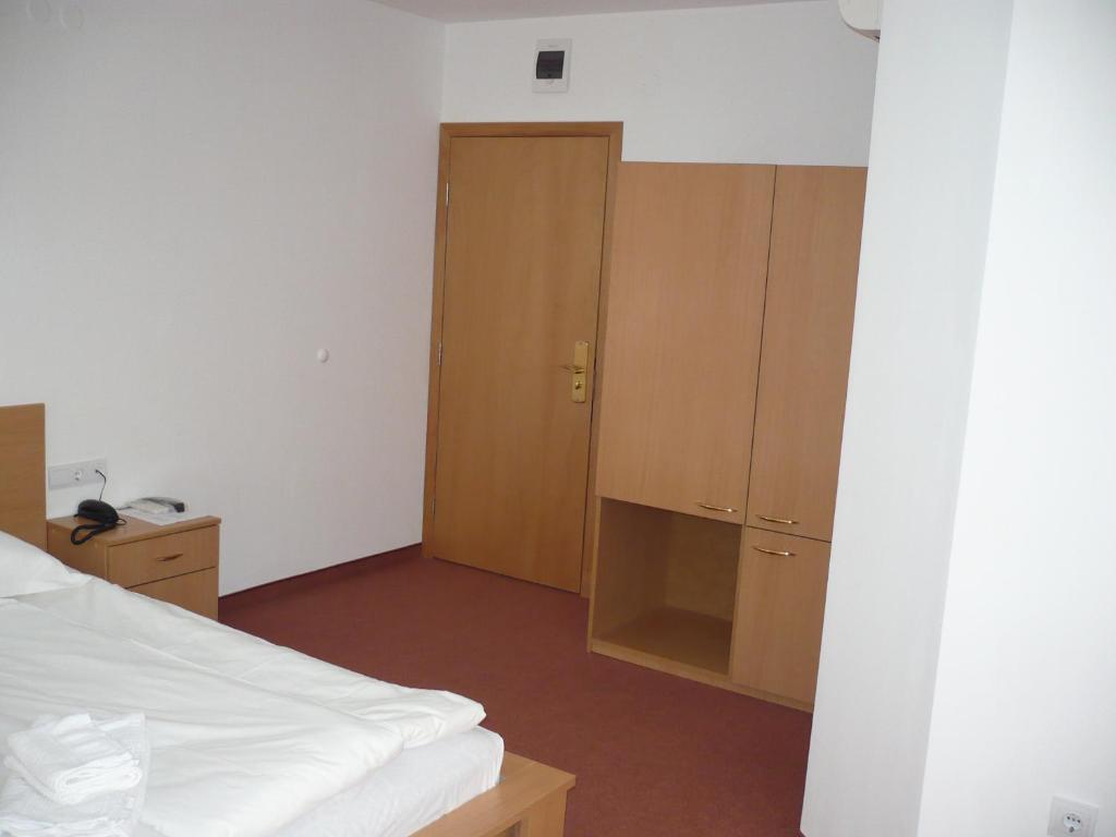 Citius Hotel Варна Стая снимка