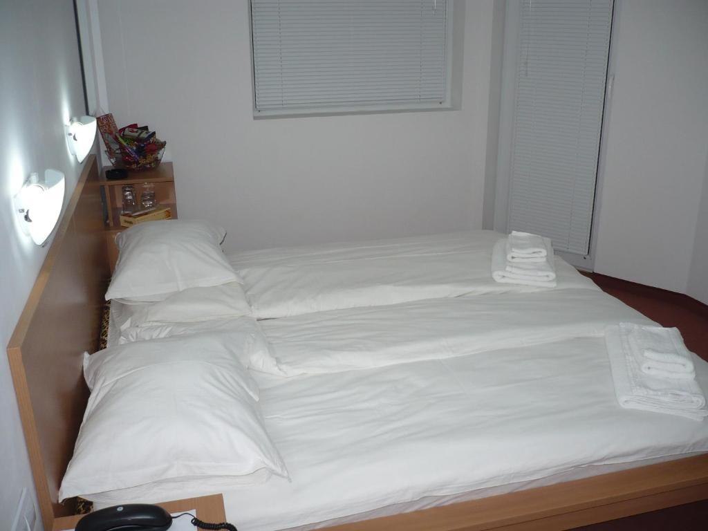 Citius Hotel Варна Стая снимка
